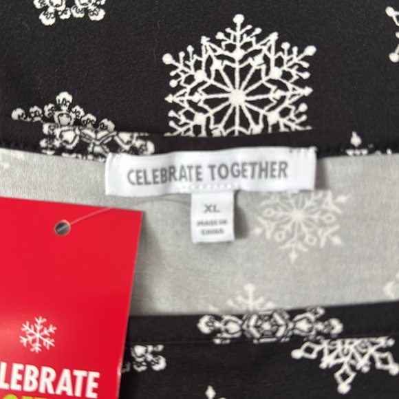 Pajama’s one piece Black with white snowflakes size XL - Picture 2 of 4